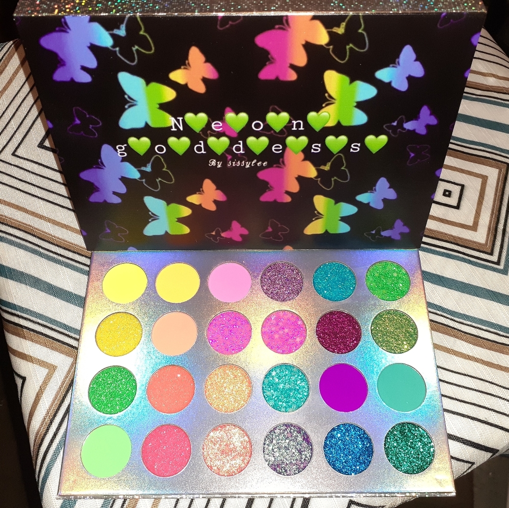 NEON GODDESS EYESHADOW PALLETE